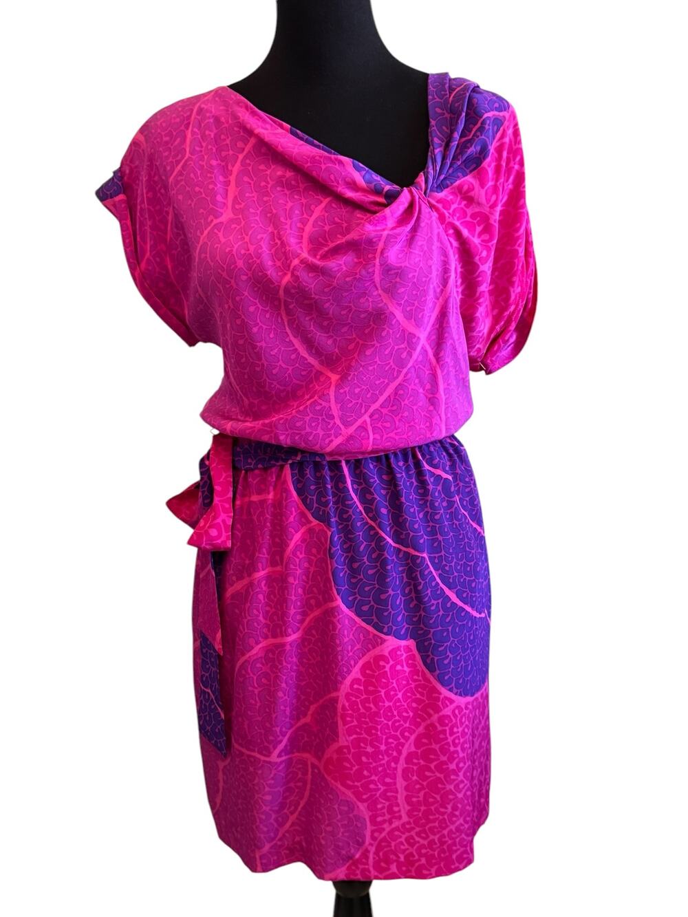 NEW TRINA TURK 100% Silk Asymmetrical Neckline Dress With Tie Belt Size 4